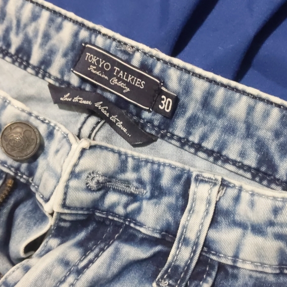 Distressed jeans - Picture 4 of 4